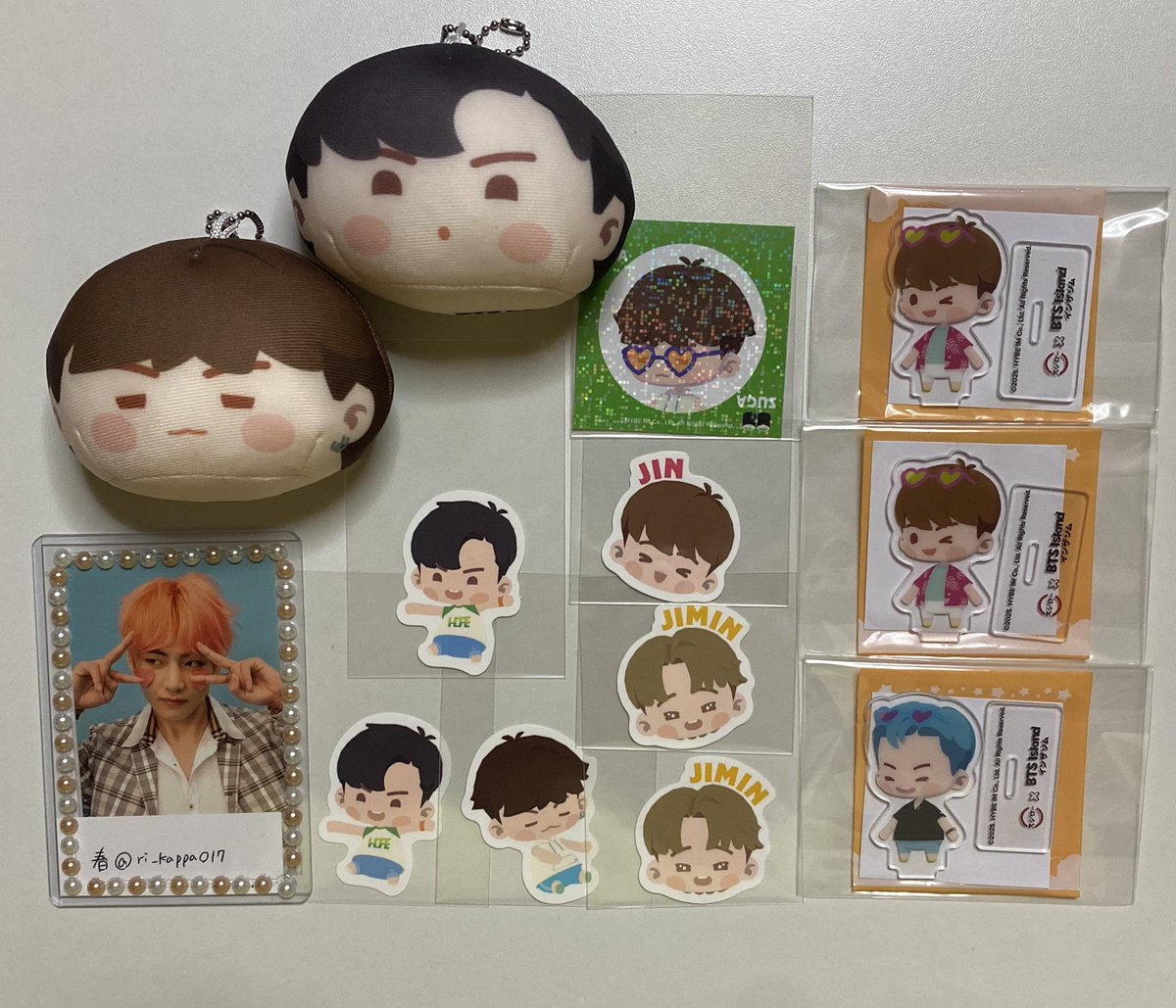 ri_kappa017's tweet photo. 【交換】スシロー BTS Island インザソム  

（譲） ジン ユンギ ホソク ナムジュン ジミン
　　
（求） ピック　全身ジミン>全身ジョングク>💖
　　ステッカー　ジミン
　　アクスタ　テテ ジョングク
　　お手玉　テテ ジミン

池袋周辺の交換or郵送

お気軽にお声掛けください！ https://t.co/45ZWKeoie4
