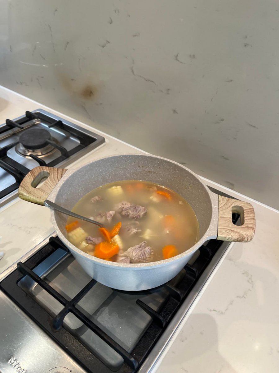 AyaLds27793's tweet image. My dinner isn’t fancy tonight...just a bowl of corn ribs soup 🌽🍲. But it’s extra special to me because I made it myself, and honestly, it tastes amazing! Haha 😋✨
#SimpleDinner #HomeCooked #CornSoupLove #YummyAndProud