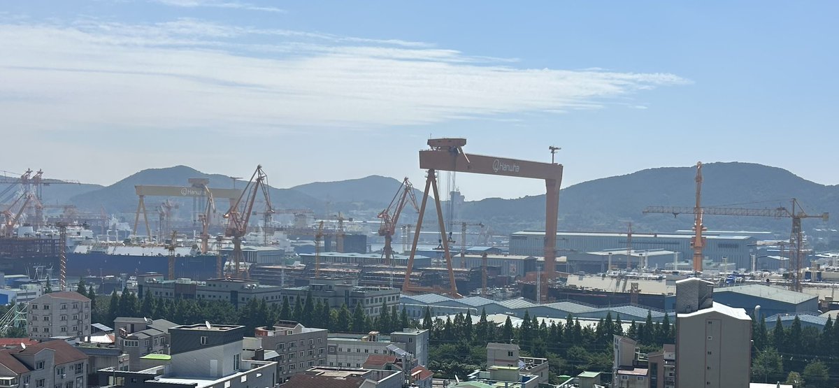 거제로 내려 왔다. 맘이 편치 않다. 가시방석이다. 자꾸 한숨만 나온다. 집에서도 죄인이 되 것 같고, 박정혜동지, 고진수동지한테 죄인이 된 것 같다. 현장의 망치 소리가 내 머리를 치는 것 같다.