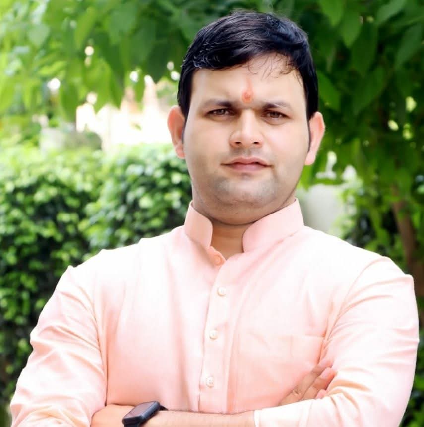 Kavinder Gupta (@kavindergupta) on Twitter photo рд╣рд░рд┐рдпрд╛рдгрд╛ рд╕рд░рдХрд╛рд░ рдореЗрдВ рдЦреЗрд▓, рдХрд╛рдиреВрди рдФрд░ рдпреБрд╡рд╛ рдорд╛рдорд▓реЛрдВ рдХреЗ рдордВрддреНрд░реА рдорд╛рдирдиреАрдп рд╢реНрд░реА рдЧреМрд░рд╡ рдЧреМрддрдо рдЬреА рдХреЛ рдЬрдиреНрдорджрд┐рди рдХреА рд╣рд╛рд░реНрджрд┐рдХ рд╢реБрднрдХрд╛рдордирд╛рдПрдВред
рдИрд╢реНрд╡рд░ рд╕реЗ рдкреНрд░рд╛рд░реНрдердирд╛ рд╣реИ рдХрд┐ рдЖрдк рд╕реНрд╡рд╕реНрде, рджреАрд░реНрдШрд╛рдпреБ рдФрд░ рд╕рджреИрд╡ рд╕рдлрд▓ рд░рд╣реЗрдВред рд╣рд░рд┐рдпрд╛рдгрд╛ рд╕рд░рдХрд╛рд░ рдореЗрдВ рдЦреЗрд▓, рдХрд╛рдиреВрди рдФрд░ рдпреБрд╡рд╛ рдорд╛рдорд▓реЛрдВ рдХреЗ рдордВрддреНрд░реА рдорд╛рдирдиреАрдп рд╢реНрд░реА рдЧреМрд░рд╡ рдЧреМрддрдо рдЬреА рдХреЛ рдЬрдиреНрдорджрд┐рди рдХреА рд╣рд╛рд░реНрджрд┐рдХ рд╢реБрднрдХрд╛рдордирд╛рдПрдВред
рдИрд╢реНрд╡рд░ рд╕реЗ рдкреНрд░рд╛рд░реНрдердирд╛ рд╣реИ рдХрд┐ рдЖрдк рд╕реНрд╡рд╕реНрде, рджреАрд░реНрдШрд╛рдпреБ рдФрд░ рд╕рджреИрд╡ рд╕рдлрд▓ рд░рд╣реЗрдВред