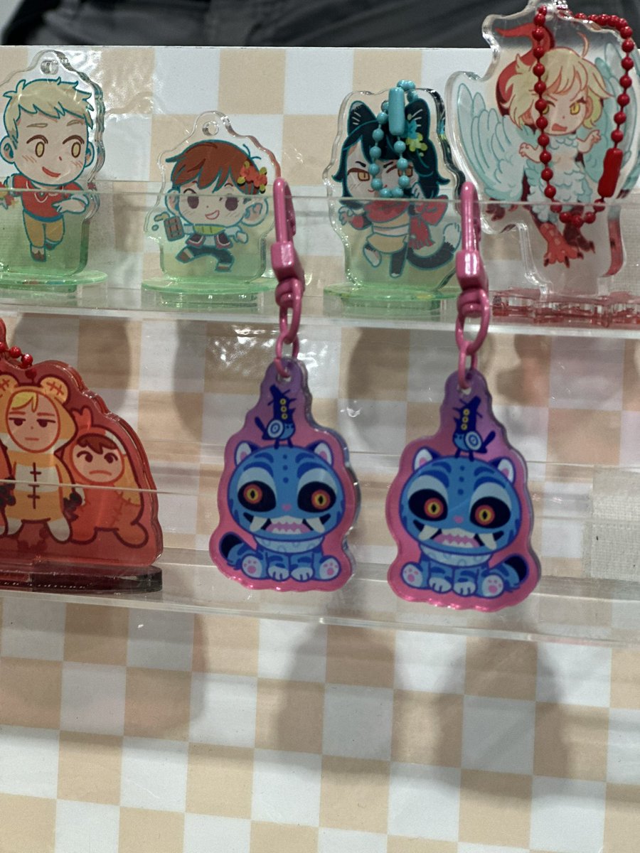 chitchatchiou's tweet image. Oh sick… derpy tiger came in time for AX! 😂
#KPOPDEMONHUNTERS #kpdh