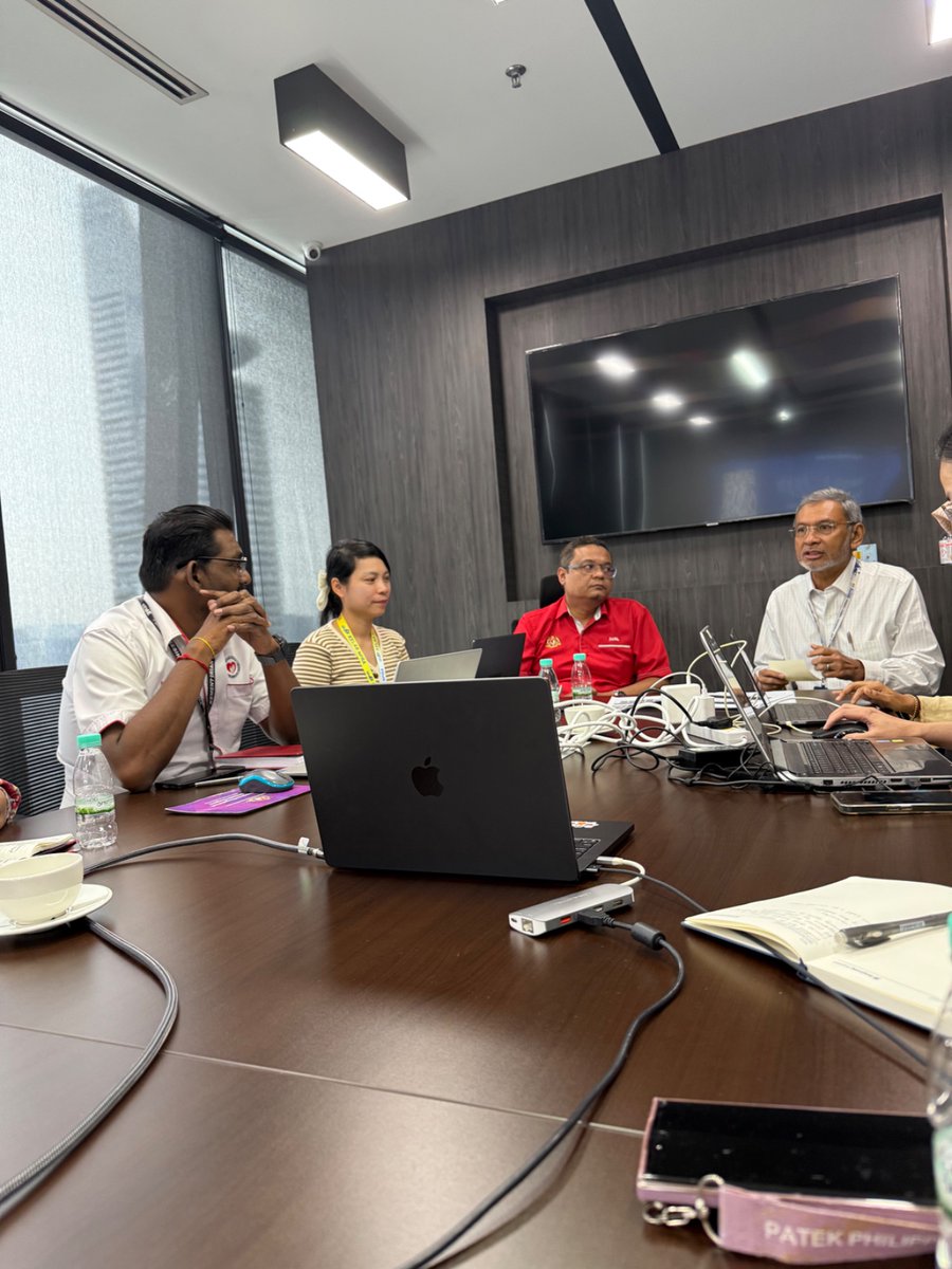 National Pharmaceutical Regulatory Agency (NPRA), in collaboration with Clinical Research Malaysia (CRM), hosted an engagement session with patient support groups and clinical trial participants. The focus of the session was to discuss the latest regulatory framework on the Sale