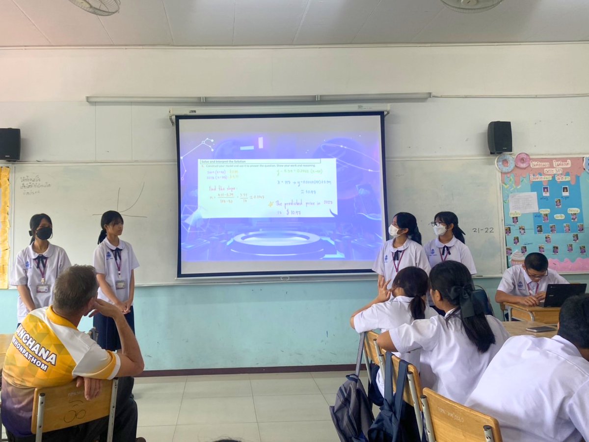 BFITSThailand's tweet image. At BFITS, Math comes alive when students take the mic! 🚀 In our KPN BFITS Program, Teacher Bernard had our Mathayom 3 (Grade 9) students lead mathematics presentations🌟

Ready to showcase your Math mastery? Join KPN and shine! 🇹🇭 #KPN #BFITSProgram #ShineWithBFITS