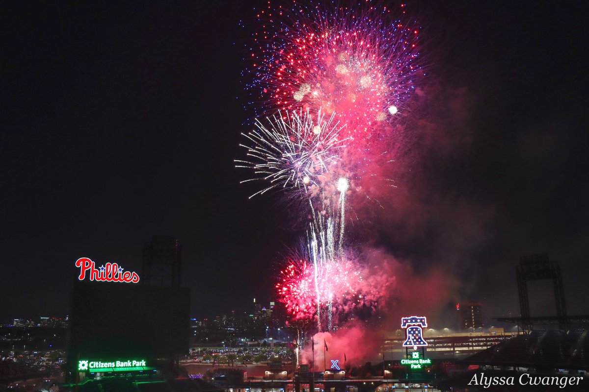 cwanger_alyssa's tweet image. Fireworks and a drone show tonight following the Phillies’ win at Citizens Bank Park! @Phillies @CitizensBank @PhilliesNation @6abcWeather @CecilyTynan @6abcadamjoseph @visitphilly @ccdphila @PaytonDomschke @PHLVisitorCntr @CanonUSA @PhiladelphiaGov @PhilliesBell @discoverPHL
