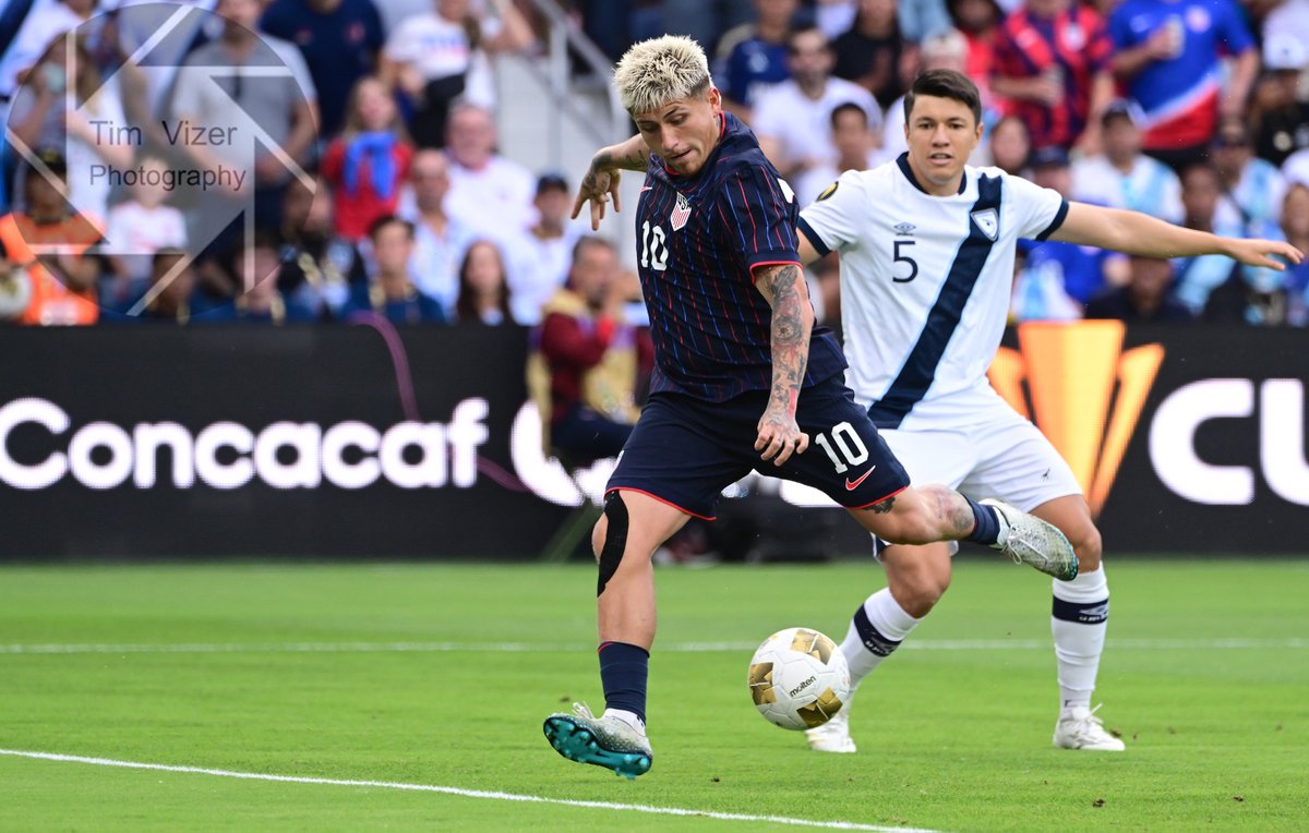 TimVizerPhoto's tweet image. The USA men's national team defeated Guatemala 2-1 in a semifinal game of the Gold Cup at Energizer Park in St.Louis, with midfielder Diego Luna scoring both goals for the USA. I was shooting for Agence France-Presse in Paris. @GoldCup @AFP @AFPphoto timvizerphotography.com