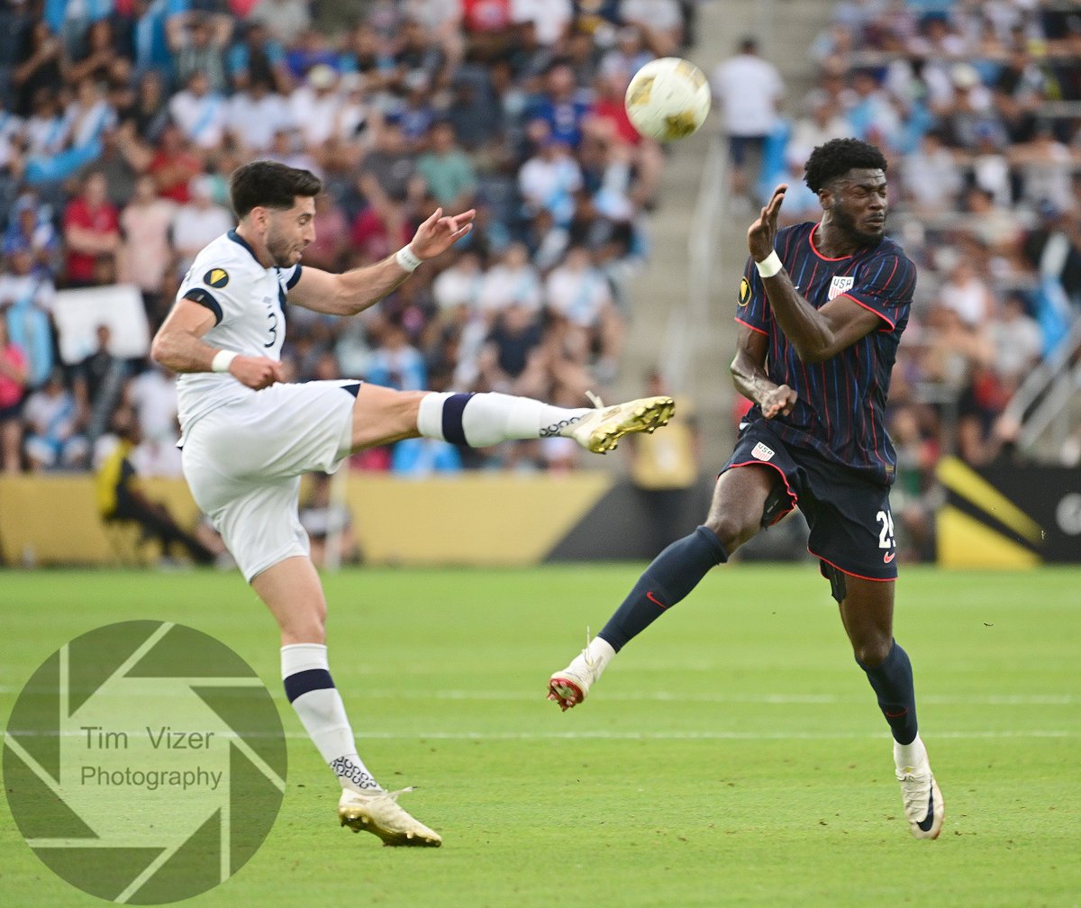 TimVizerPhoto's tweet image. The USA men's national team defeated Guatemala 2-1 in a semifinal game of the Gold Cup at Energizer Park in St.Louis, with midfielder Diego Luna scoring both goals for the USA. I was shooting for Agence France-Presse in Paris. @GoldCup @AFP @AFPphoto timvizerphotography.com