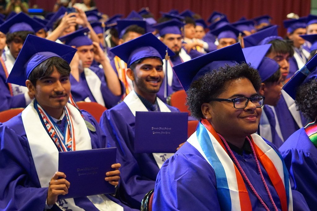 See our pics here: flic.kr/ps/46xkNu
To the remarkable Lincoln High School Class of 2025: Your talent, spirit, and determination have made this year unforgettable. Hats off to each of you—we couldn’t be prouder!
