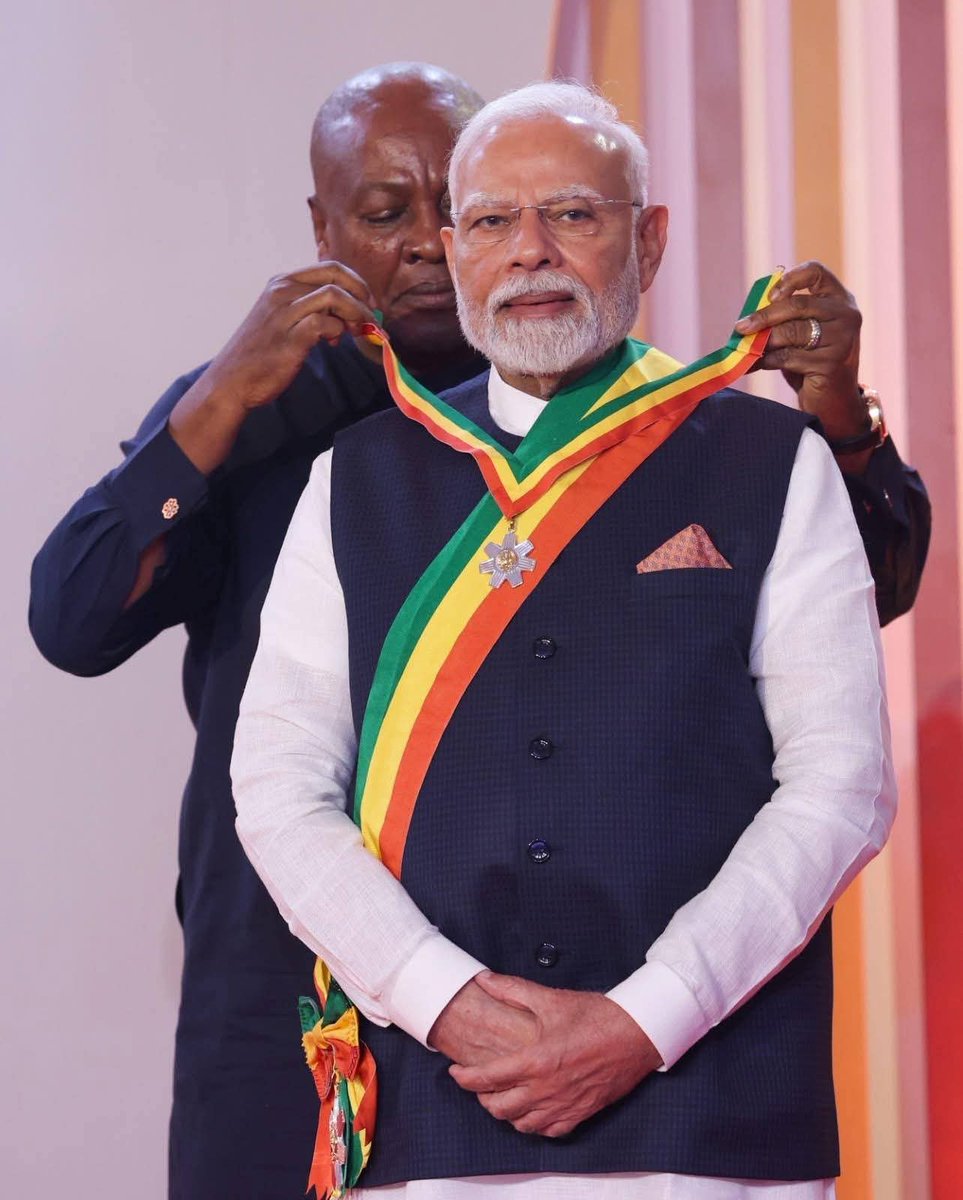 BJP Noida Mahanagar (@bjp4noidamn) on Twitter photo рднрд╛рд░рдд рдХреЗ рд▓рд┐рдП рдЧреМрд░рд╡рд╢рд╛рд▓реА рдХреНрд╖рдг ЁЯЗоЁЯЗ│ЁЯЗоЁЯЗ│
рдЖрджрд░рдгреАрдп рдкреНрд░рдзрд╛рдирдордВрддреНрд░реА рд╢реНрд░реА <a href="/narendramodi/">Narendra Modi</a> рдЬреА рдХреЛ рдШрд╛рдирд╛ рд╕рд░рдХрд╛рд░ рджреНрд╡рд╛рд░рд╛ тАШOfficer of the Order of the Star of GhanaтАЩ рд╕рдореНрдорд╛рди рд╕реЗ рд╕рдореНрдорд╛рдирд┐рдд рдХрд┐рдП рдЬрд╛рдиреЗ рдкрд░ рд╣рд╛рд░реНрджрд┐рдХ рдмрдзрд╛рдИ рдПрд╡рдВ рд╢реБрднрдХрд╛рдордирд╛рдПрдВред рднрд╛рд░рдд рдХреЗ рд▓рд┐рдП рдЧреМрд░рд╡рд╢рд╛рд▓реА рдХреНрд╖рдг ЁЯЗоЁЯЗ│ЁЯЗоЁЯЗ│
рдЖрджрд░рдгреАрдп рдкреНрд░рдзрд╛рдирдордВрддреНрд░реА рд╢реНрд░реА <a href="/narendramodi/">Narendra Modi</a> рдЬреА рдХреЛ рдШрд╛рдирд╛ рд╕рд░рдХрд╛рд░ рджреНрд╡рд╛рд░рд╛ тАШOfficer of the Order of the Star of GhanaтАЩ рд╕рдореНрдорд╛рди рд╕реЗ рд╕рдореНрдорд╛рдирд┐рдд рдХрд┐рдП рдЬрд╛рдиреЗ рдкрд░ рд╣рд╛рд░реНрджрд┐рдХ рдмрдзрд╛рдИ рдПрд╡рдВ рд╢реБрднрдХрд╛рдордирд╛рдПрдВред