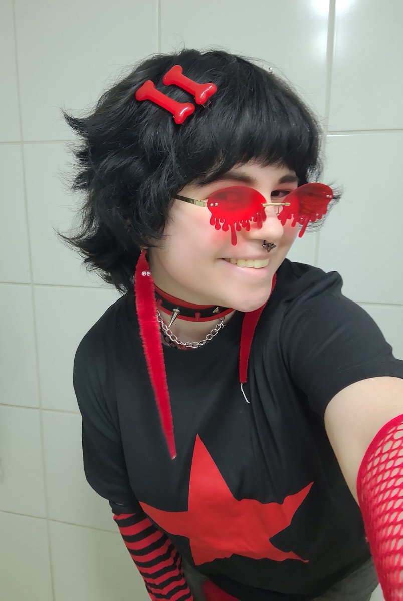 radical_lizard's tweet image. When the Yi is toxic so you dye your hair black and accidentally become Terezi Pyrope