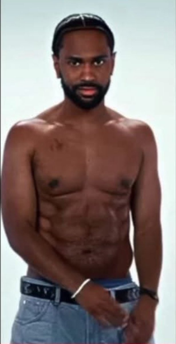 Nahhhh son nigha got a half a bbl 😂😂😂😂😂 he go get the upper body next month