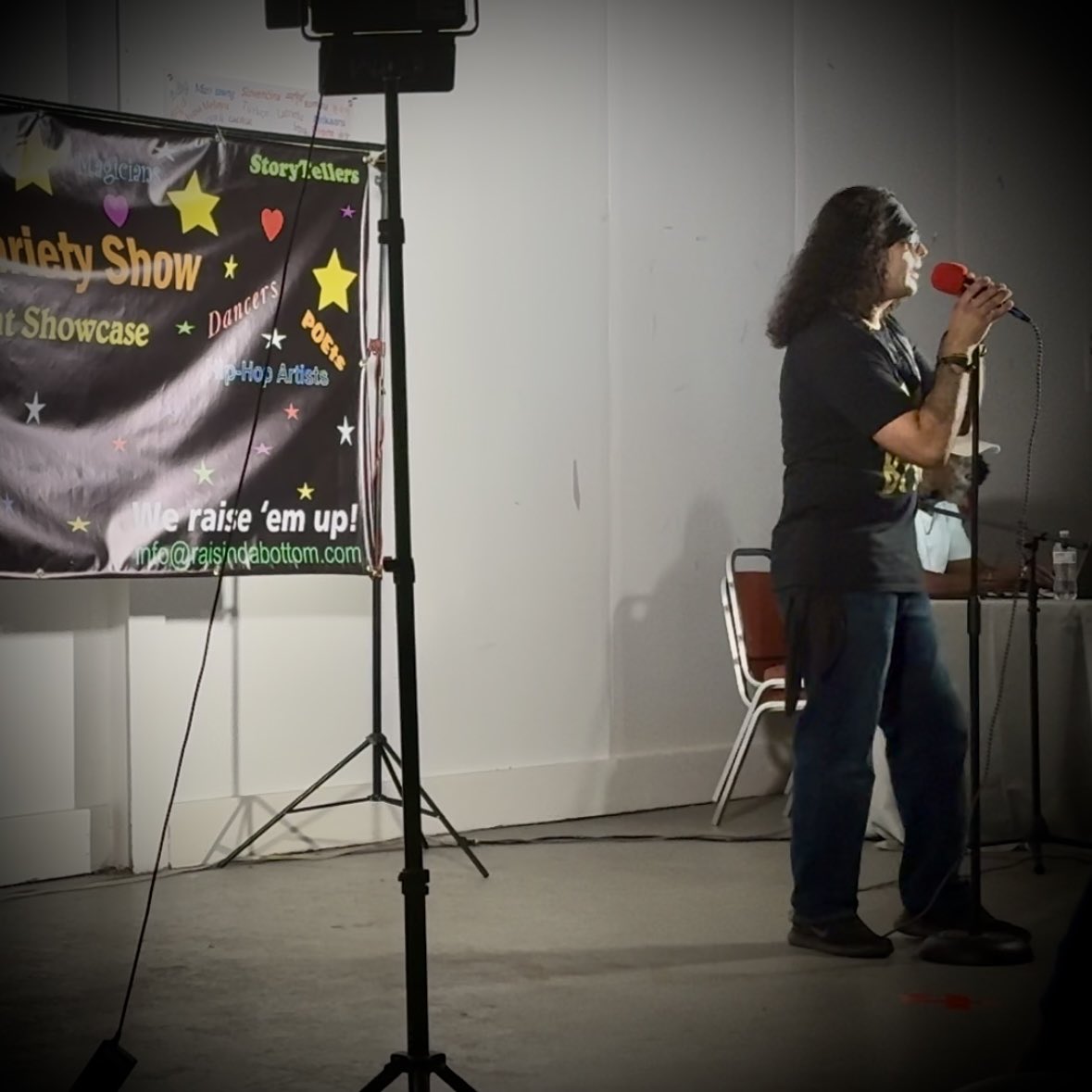 _Evadense's tweet image. Stills from my performance. Video coming soon.

#VarietyShow #LiveMusic #LiveHipHop #RapMusic #DMVHipHop