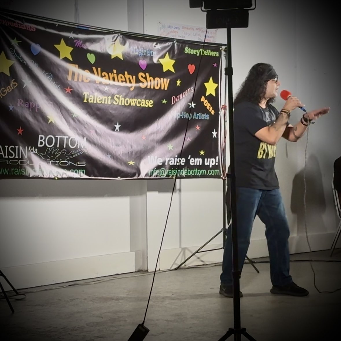 _Evadense's tweet image. Stills from my performance. Video coming soon.

#VarietyShow #LiveMusic #LiveHipHop #RapMusic #DMVHipHop