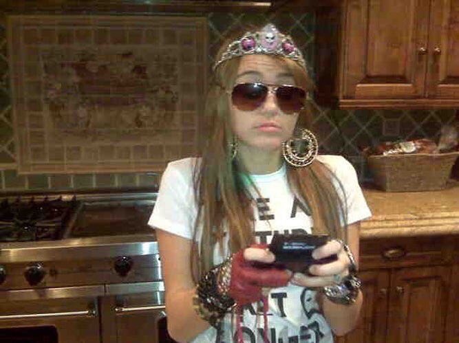 sofriick's tweet image. bf thought troye was saying “addicted to your tush” in rush