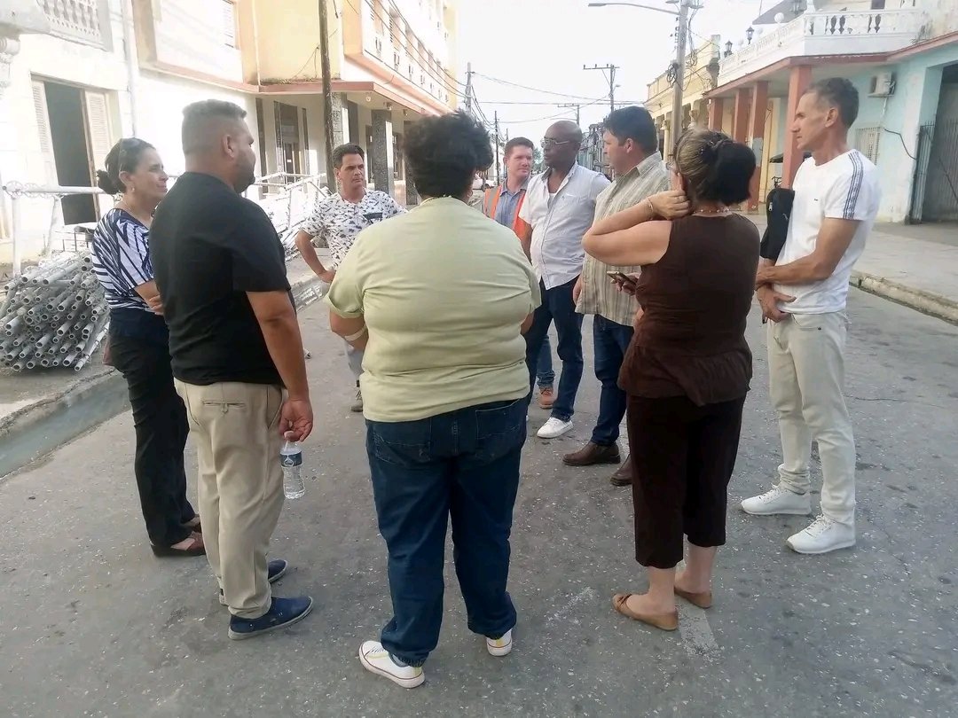 AlfreMene37409's tweet photo. Chequeamos las acciones que se ejecutan en nuestro emblemático Teatro Principal de #CiegodeÁvila en saludo al 26 de Julio. #CiegoEn26 #SinPerderUnDía @DrRobertoMOjeda @JHGcasanova @PartidoPCC https://t.co/nSunjYT1i0