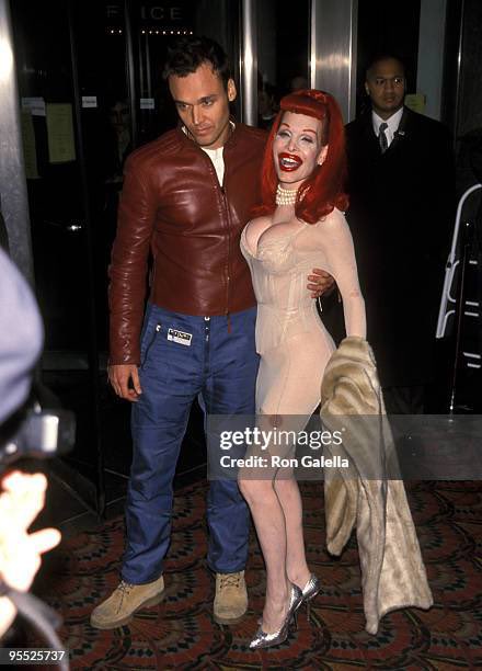 DESTRCTIONXDOLL's tweet photo. Let’s come together to admire these fabulous pictures of David Lachapelle and Amanda Lepore in 1999, please https://t.co/Uw2kqs6O4q