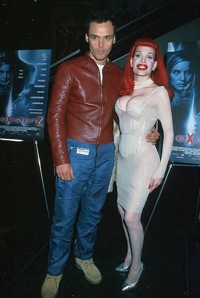 DESTRCTIONXDOLL's tweet photo. Let’s come together to admire these fabulous pictures of David Lachapelle and Amanda Lepore in 1999, please https://t.co/Uw2kqs6O4q