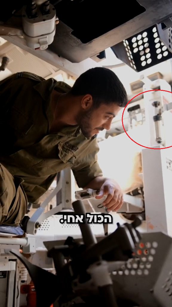 ronkainen7k15's tweet image. In the newest Merkava Barak MBT, the IDF still equips it with Tadiran&apos;s VRC-120 ‘Michlol’ radio system, which is a VHF/FM fixed-frequency vehicular radio with a 20-year service history and is still widely used in various AFVs of the IDF.