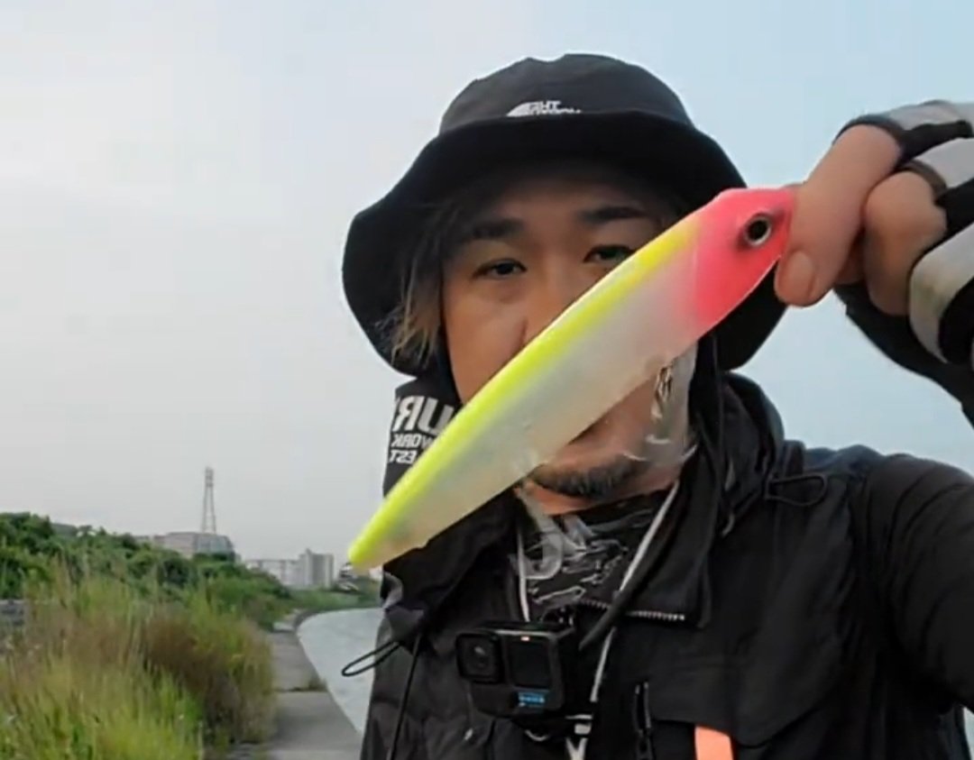 昨日7月2日荒川でのライブ配信中にたか切れで流れてきたキックノッカー168を救出しました！江東区の交番に届け出ますので心当たりの方は宜しくお願いいたします！届け出完了しましたらまたポストしますので宜しくお願いいたします！🙇‍♂️
