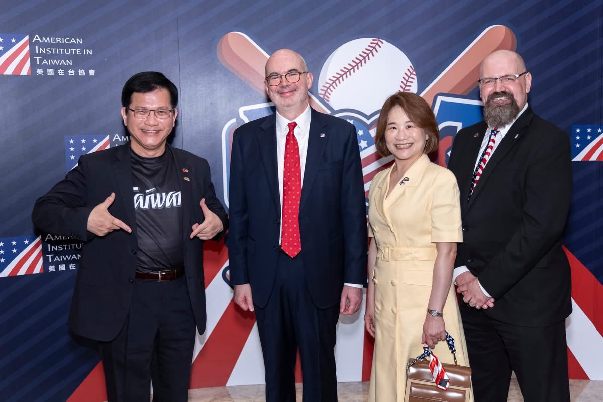 林佳龍 Lin Chia-lung (@chia_lung) on Twitter photo Celebrated the 249th #US Independence Day with Vice President <a href="/bikhim/">Bi-khim Hsiao 蕭美琴</a> & #AIT Director Raymond Greene in Taipei. Taiwan deeply values our enduring partnership with the US. Together, we’ll keep standing firm to defend freedom, democracy, and peace for future generations. Celebrated the 249th #US Independence Day with Vice President <a href="/bikhim/">Bi-khim Hsiao 蕭美琴</a> & #AIT Director Raymond Greene in Taipei. Taiwan deeply values our enduring partnership with the US. Together, we’ll keep standing firm to defend freedom, democracy, and peace for future generations.