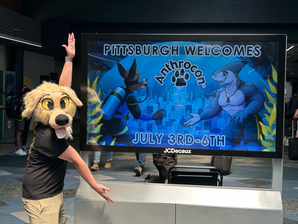 ToastIsADog's tweet image. Find me around Anthrocon this weekend :3 

#AC2025