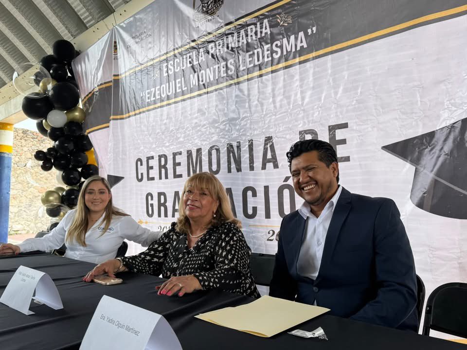 #QroLíderEnEducación

La UTEQ cerca de su comunidad

Estuvimos presentes en la ceremonia de clausura de cursos de la Escuela Primaria Urbana Ezequiel Montes Ledesma, ubicada en Hacienda Santa Rosa, Santa Rosa Jáuregui, acompañando a niñas, niños, docentes y familias en el cierre