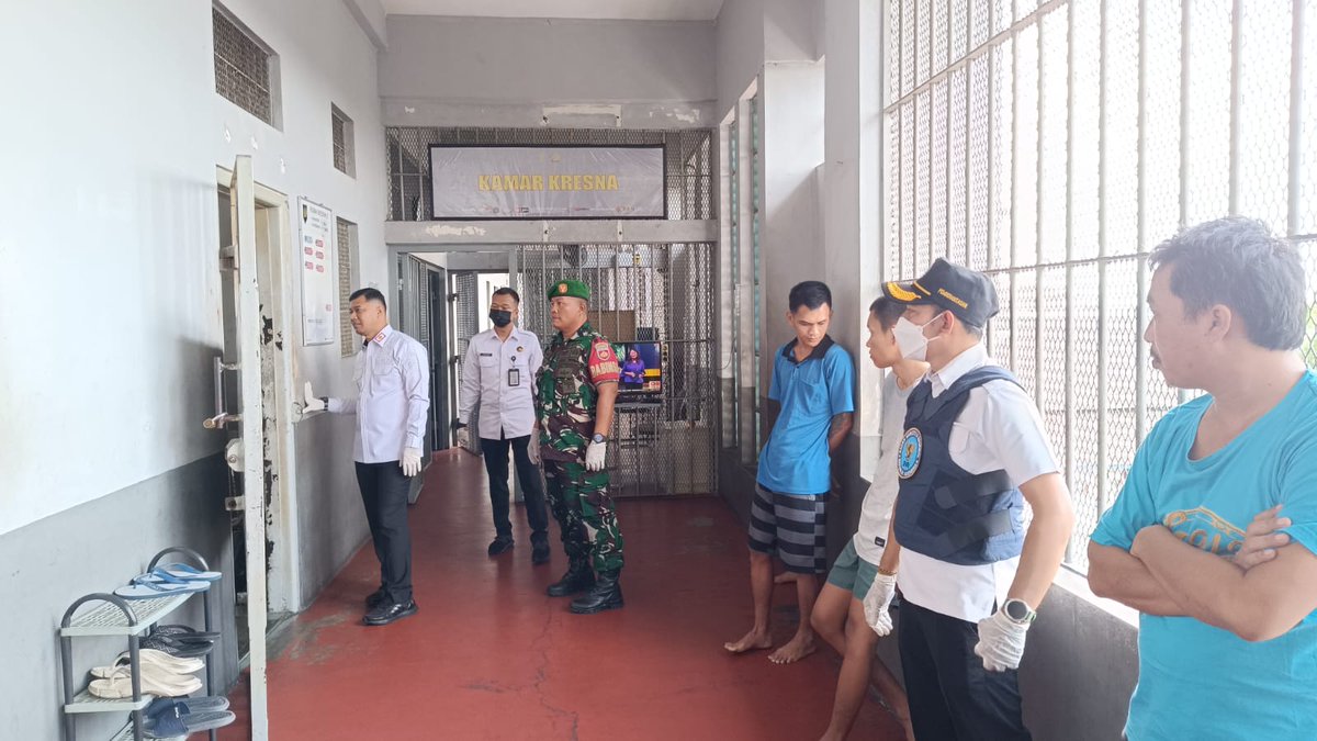 Babinsa Gunungketur Turut Serta Disiplinkan WBR
korem072.tni-ad.mil.id/babinsa-gunung…