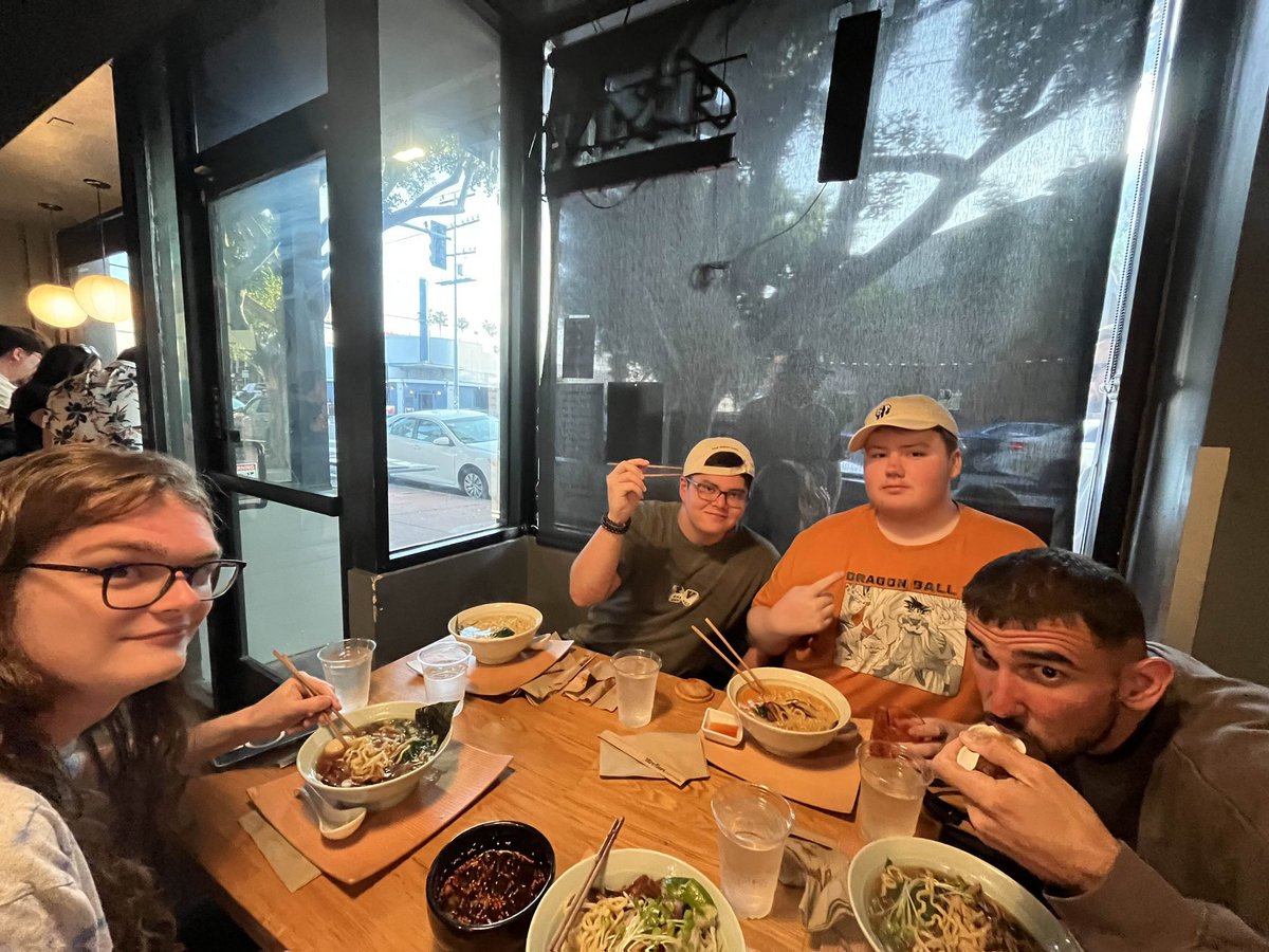 THREEPEDWOOD's tweet image. Now that my vacation is officially over I can confidently say this was the best 2 weeks of my life. I genuinely can’t put into words how much this meant to me to finally meet all my buddies (and make new ones!) from across the world.
