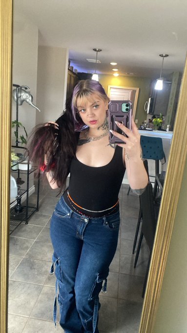 Watch She Devil 😈's leaked NSFW photo on TwXstars