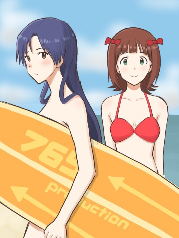 天海春香 ,如月千早 「水着撮影の際サーフボードを使って露出を避けようとするが、逆に何も着けていないよう」|オーケンＰのイラスト