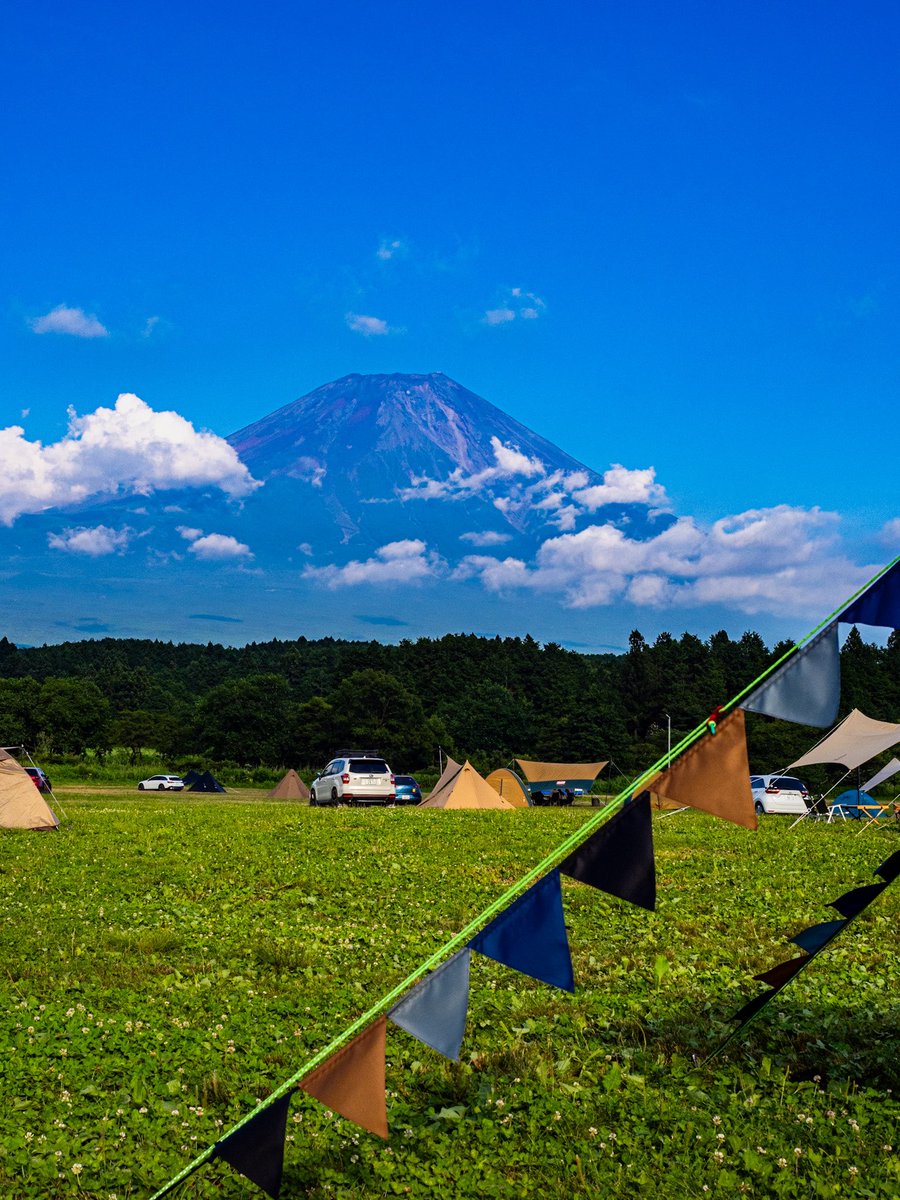 とも (@tomo_solocamp) on Twitter photo 冬の富士山も好きだけど
夏の富士山もなんか違って面白い🗻
何回見ても飽きない✨
キャンプ好きだし、富士山も好き😆 冬の富士山も好きだけど
夏の富士山もなんか違って面白い🗻
何回見ても飽きない✨
キャンプ好きだし、富士山も好き😆