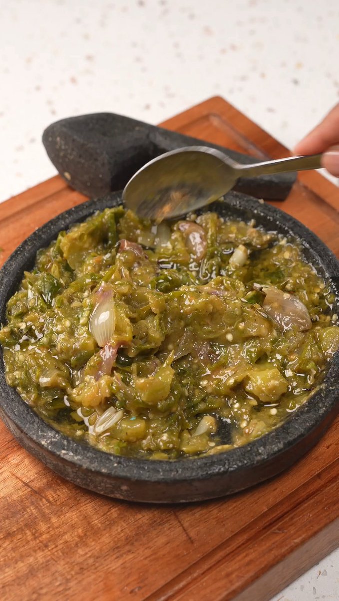 CheSayang_'s tweet photo. Peminat sambal kena cuba sambal ijo ni. Makan dengan ayam goreng panas-panas pulak, fuhhh https://t.co/2SI65vHFoq