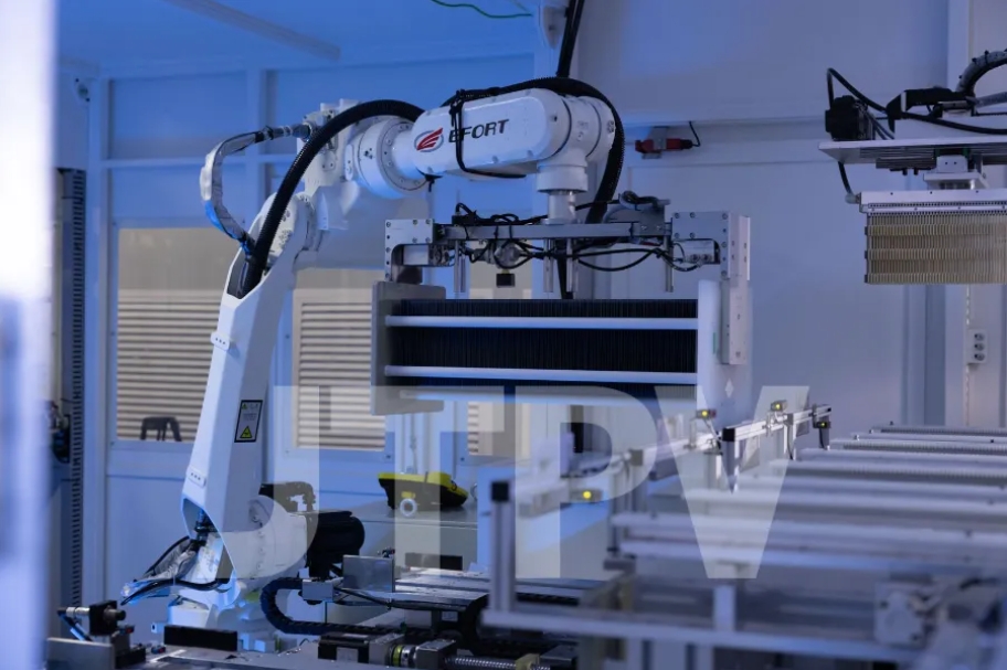 JietaiSolar's tweet photo. 🚀 We're excited to announce that #JTPV Huai'an intelligent factory has been awarded the "2025 Jiangsu Advanced Smart Factory" title by the Jiangsu Provincial Department of Industry and Information Technology.

#JTPV #SmartFactory #DigitalTransformation #SolarManufacturing https://t.co/tKtUO9qpwC