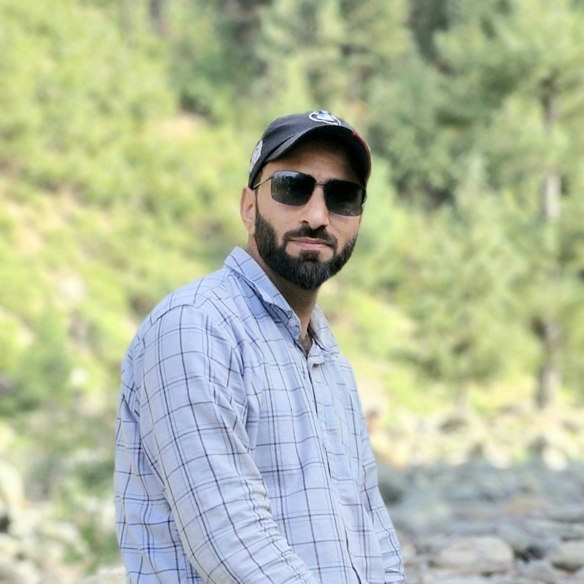 ImMirashraf's tweet photo. #NewProfilePic https://t.co/jq4McaVFPg