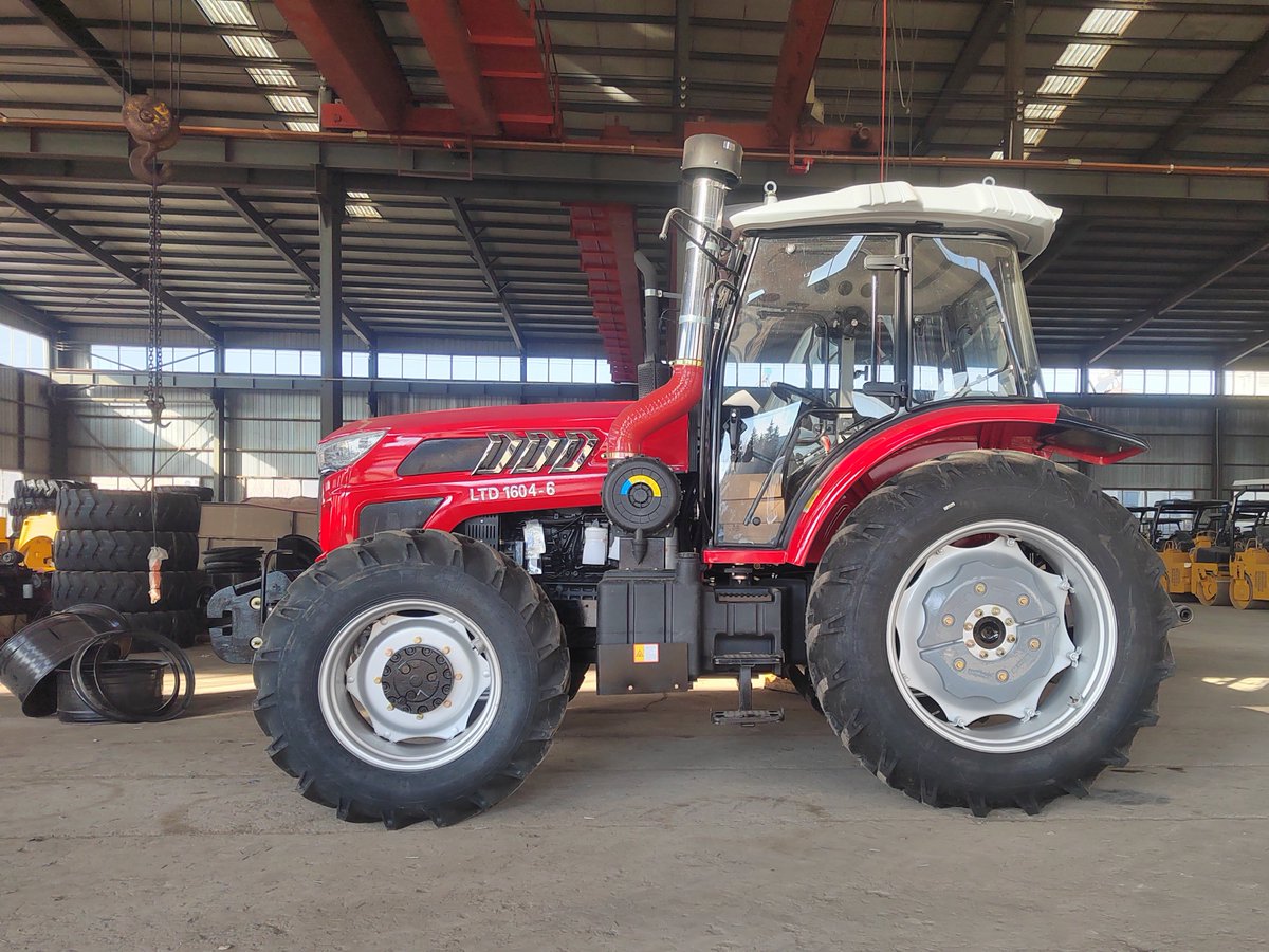 newinducn's tweet image. 🚜 Just delivered: LUTONG LTD1604 tractor to 🇸🇦!
With 160HP, 4×4 drive, &amp;amp; 16F+8R gearbox, it’s ready for hard work in the fields.
#LUTONG #TractorDelivery #FarmEquipment #SaudiArabia #AgriTech