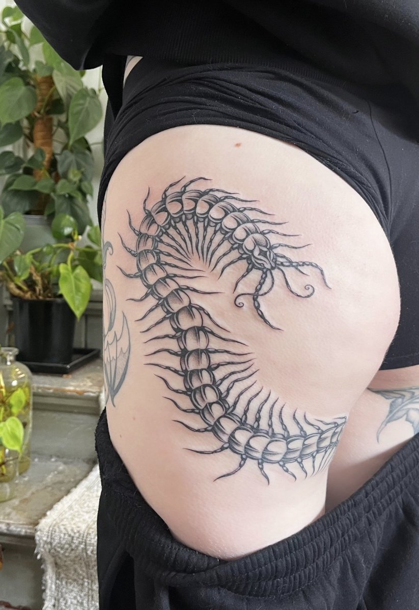 got a new tattoo! it makes my ass look so good >:3