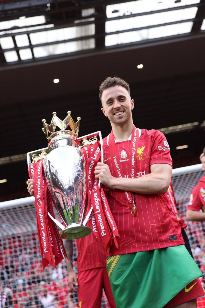 The Lord (Tariq)Ahmad of Wimbledon KCMG (@tariqahmadbt) on Twitter photo Tragic and heartbreaking news of the death of <a href="/DiogoJota18/">Diogo Jota</a> and his brother Andre Silva in a car crash in Spain โInna lillahi wa inna ilayhi rajiโunย ุฅููููุงย ููููููฐููย ููุฅููููุงย ุฅูููููููย ุฑูุงุฌูุนูููู
To God we belong and to Him we return.โ love and prayers go out to his wife and his Tragic and heartbreaking news of the death of <a href="/DiogoJota18/">Diogo Jota</a> and his brother Andre Silva in a car crash in Spain โInna lillahi wa inna ilayhi rajiโunย ุฅููููุงย ููููููฐููย ููุฅููููุงย ุฅูููููููย ุฑูุงุฌูุนูููู
To God we belong and to Him we return.โ love and prayers go out to his wife and his
