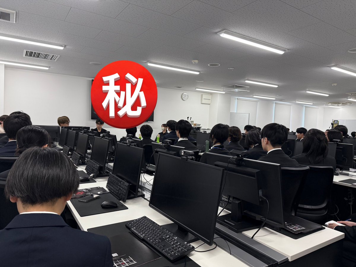 K_game_cat's tweet image. 先日、福岡デザイン&テクノロジー専門学校さんにて企業課題のオリエンテーションと会社説明会を行いました❤️🔥1〜3年生まで皆さん熱心に聞いてくれて嬉しかったです☺️
#ケーツー #ゲーム会社
#福岡テック さん
#ありがとうございました🫶
#久々のポストです
#こんなスタンプうるさかったっけ🌞