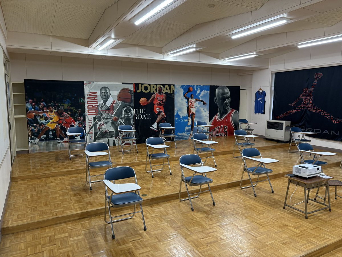 OWLS_U_15's tweet photo. 2025年6月15日(日)
岩手県のクラブチーム、YSIさんとの合同練習でした🏀
素敵なホームコートで、選手達も練習どころじゃない感じ😆
是非またお願いします😁
ありがとうございました🙏
#岩手県
#YSI
#青森県
#OWLS
#U15
#CLUBTEAM
#合同練習
#交流 https://t.co/464s50ZBPi
