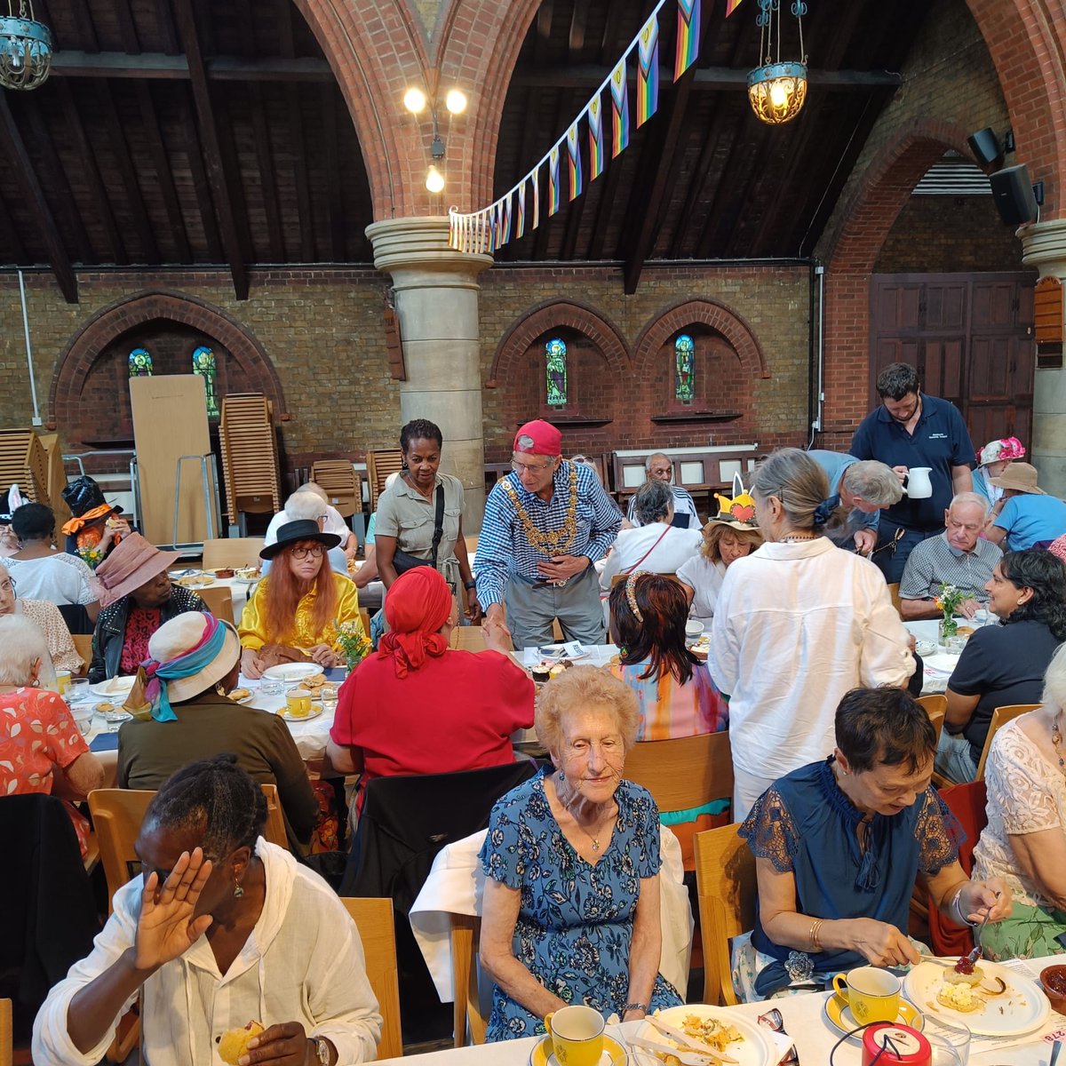 WandsworthMayor's tweet image. Brilliant Mad Hatter’s tea party @wandswrothComm3 with jokes galore, a hat competition, singing, cream tea and genial company! These pensioners - so young at heart - know how to enjoy themselves!
Thank you Wandsworth Community Transport and Shopmobility for all you do!