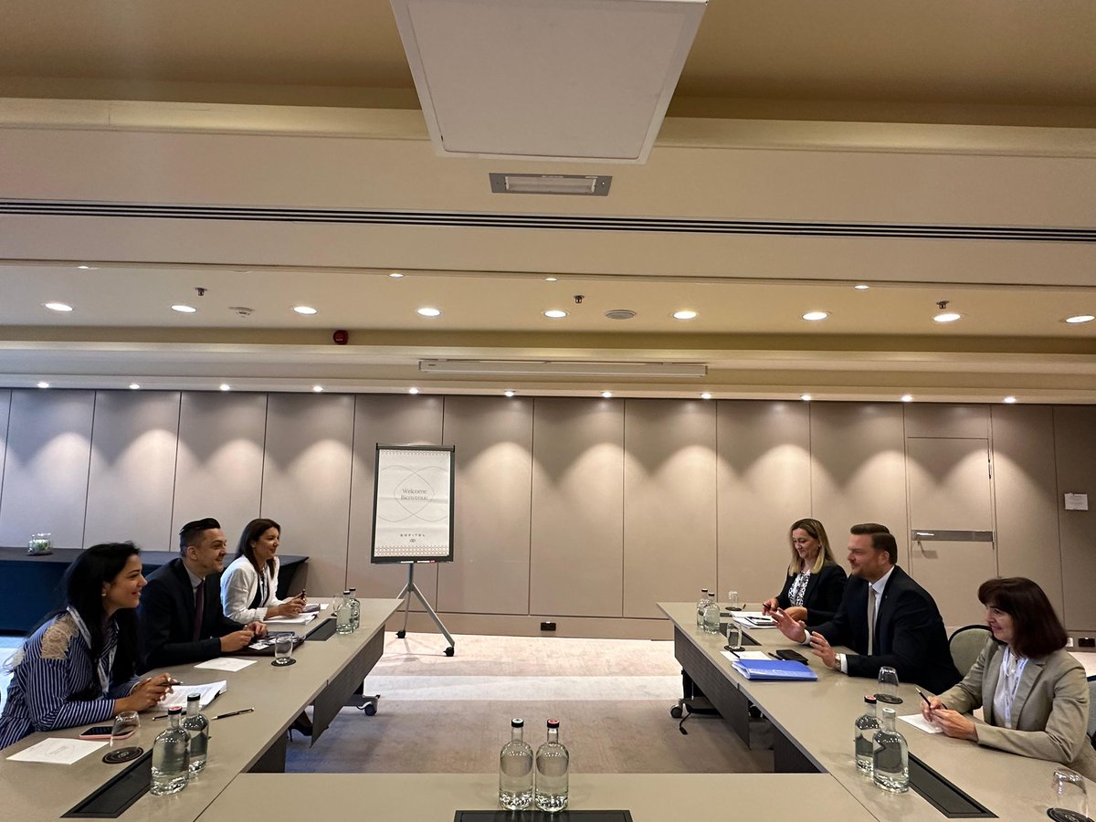 🤝🏼Ministarstva finansija 🇲🇪 i 🇭🇷 imaju izuzetno kvalitetnu i sadržajnu dugogodišnju saradnju, koja predstavlja primjer dobrosusjedskih odnosa i partnerskog pristupa, konstatovali su ministar Novica Vuković i potpredsjednik Vlade i ministar finansija 🇭🇷 Marko Primorac.

🇲🇪🤝🏼🇭🇷