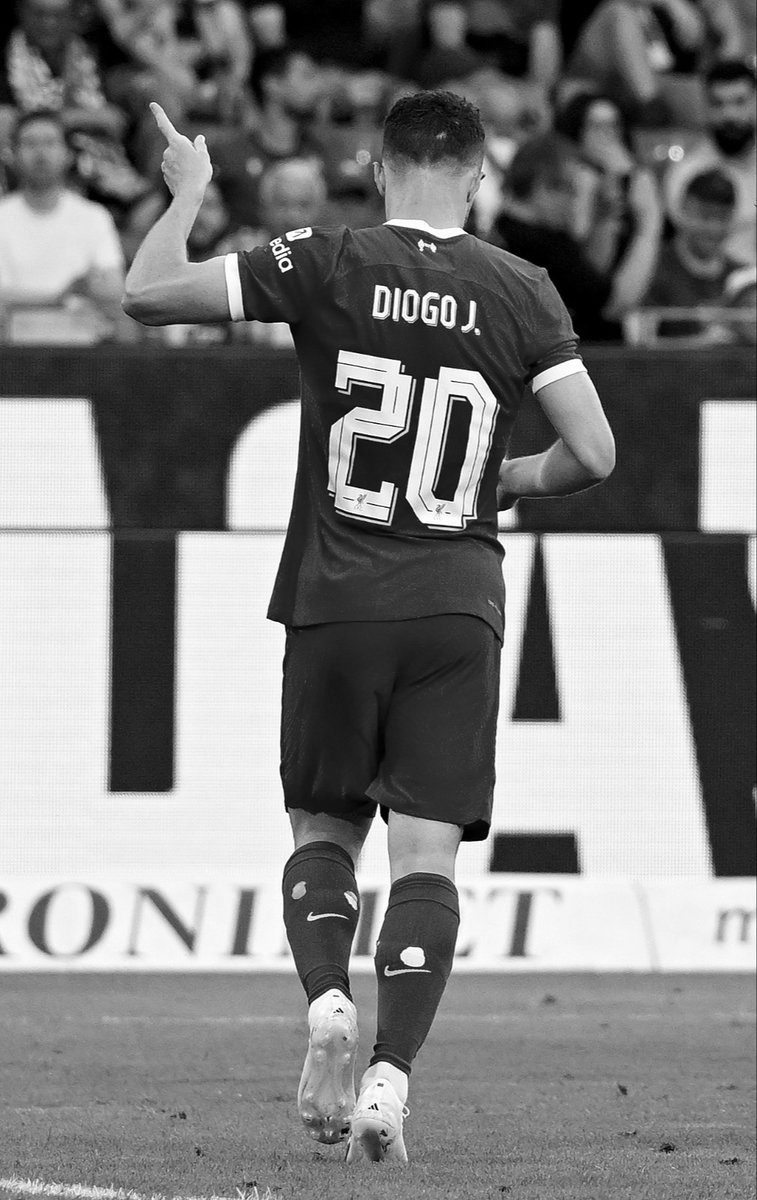 AnfieldLounge's tweet photo. Rest in peace, Diogo Jota 🕊️😭💔

No words at all... Sending our love to all his family at this time. https://t.co/Hj4WKBYsL8