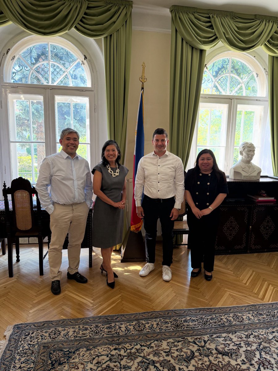 My sincere thanks to H.E. Maria Elena P. Algabre, Ambassador of the Philippines, and her team for the warm welcome and delightful conversation at the Embassy. It was a pleasure to learn more about the work of the Embassy and the growing ties between the Philippines and Hungary.