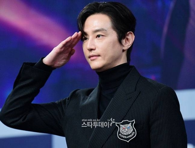 #KwonYul is becoming FA (Free Agent) as his exclusive contract with JWide Company has ended.

m.entertain.naver.com/now/article/00…
#KoreanUpdates VF