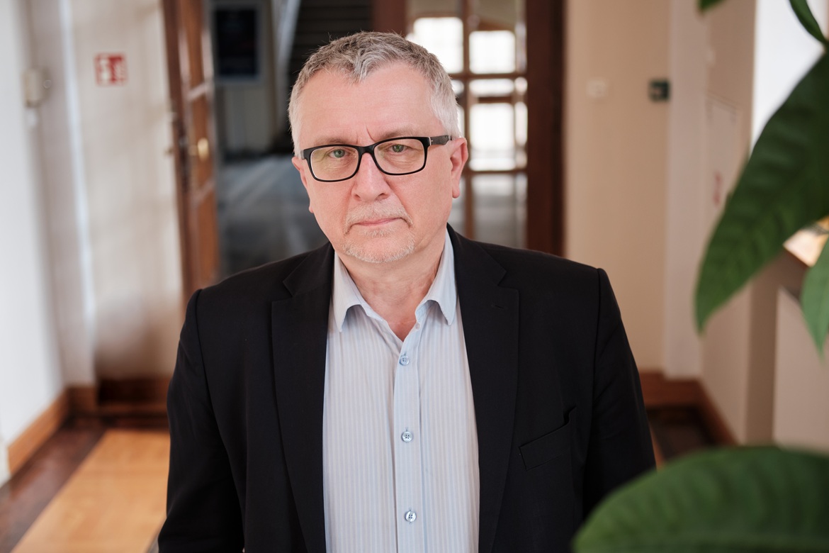 Życie Uniwersyteckie (@zuniwersyteckie) on Twitter photo 170 stron liczy raport dotyczący wsparcia
<a href="/UAM_Poznan/">UAM Poznań</a> dla Ukrainy po 24 lutego 2022 roku!
Na stronach Życia Uniwersyteckiego prorektor prof. Rafał Witkowski podsumowuje te działania.
Link do artykułu:
uniwersyteckie.pl/wydarzenia/dzi…
Fot. Władysław Gardasz 170 stron liczy raport dotyczący wsparcia
<a href="/UAM_Poznan/">UAM Poznań</a> dla Ukrainy po 24 lutego 2022 roku!
Na stronach Życia Uniwersyteckiego prorektor prof. Rafał Witkowski podsumowuje te działania.
Link do artykułu:
uniwersyteckie.pl/wydarzenia/dzi…
Fot. Władysław Gardasz