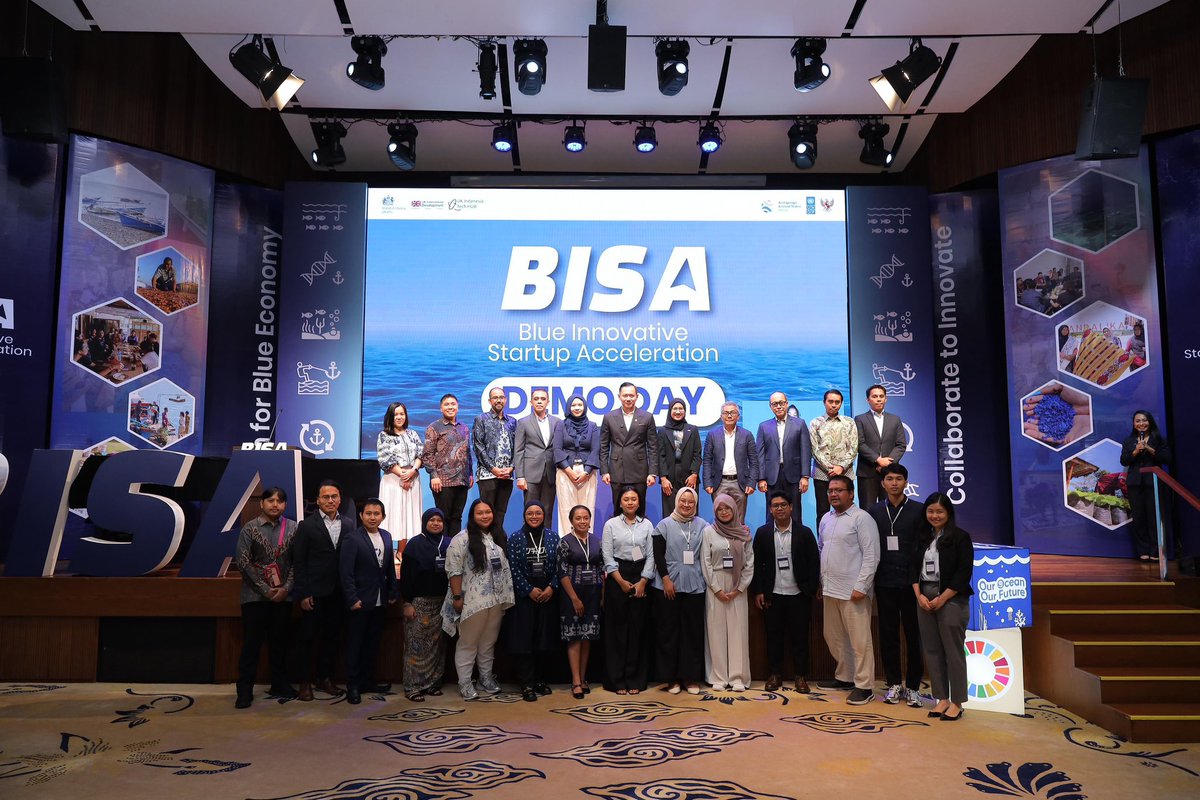 MattDowningFCDO's tweet photo. Excited to join the Blue Innovation Startup Acceleration (BISA) Demo Day and see 10 brilliant innovations shaping Indonesia’s blue economy. https://t.co/Xhvhek6iOf