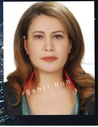 Baromuz üyesi sevgili meslektaşım Av.Pırşenk Bartan’ın vefat ettiğini büyük bir üzüntüyle öğrendim.Onu daima düz duruşu,eğilip bükülmeyen karakteri,vicdanlı kalbiyle hatırlayacağım.Işıklar içinde uyu Pırşenk. Adın gibi bir kıvılcım bıraktın hayatlarımıza…