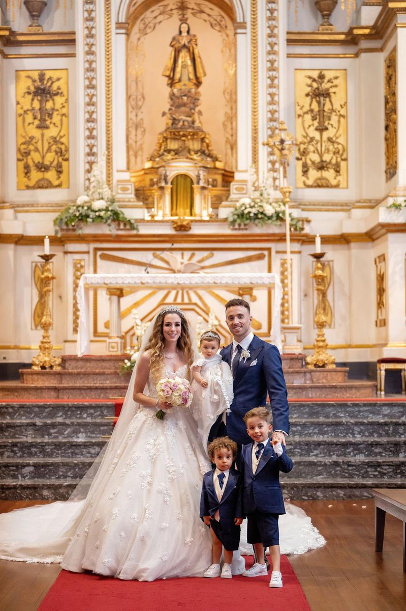 NasTees_b's tweet image. I’m just weak. Just 5 days ago!! This is really scary. 😭😭😭 

Rest on Diogo Jota. 🕊️ 🕊️ 😭😭😭