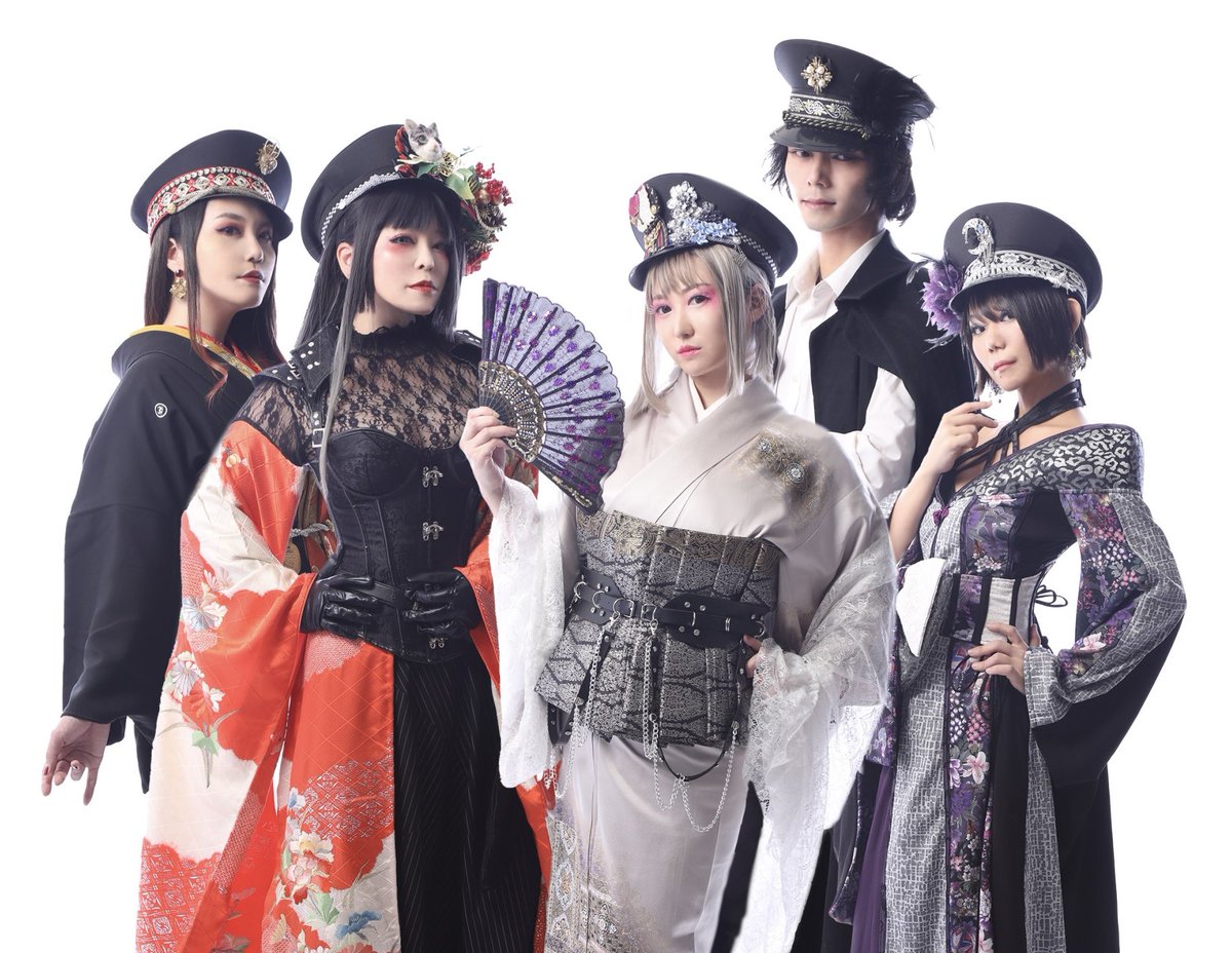 tuesdejamort's tweet photo. 🌹7/26出演バンド紹介🌹
MALICE BABEL〜バベルの黒猫〜
14:20〜14:40 出演予定
ーーーーー
Vo.蟹江敬子
Performer.猫衣林薙
Performer.ガリナミンV
Violin.瞬月凌
Dr.楊曉龍 https://t.co/u42vlqVjKI