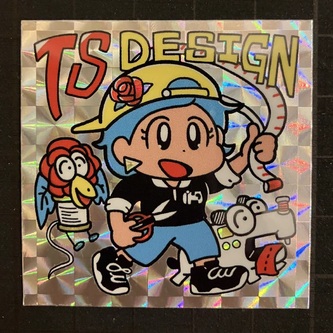TSDESIGNの阪急POPUP店で48シールのプリズム版を頒布しています!

また、5日からはONLINESTOREでの購入特典としても7月一杯、シールを頒布します!

実物のシール、すごく良いです
印刷もキレイなので、ぜひ手にして下さい!裏もイラスト入りです!

#自作シール #ビックリマン #TSDESIGN #拡散希望 