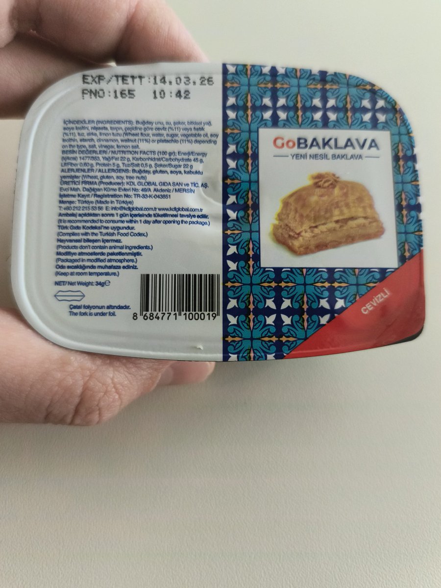 overratedomaldo's tweet photo. cevizli gobaklava

hazır baklava için olan beklentimden yukarıda, şu tatbaktan aldığınız cevizli baklava gibi hamuru mid as fuck daha iyilerini gördüm, ama içi baya dolu ve cevizli olmasına rağmen acı değil kötü bir aftertaste bırakmıyor

hamur 4/10
iç 8/10

6/10 https://t.co/kWNbeDPVQB